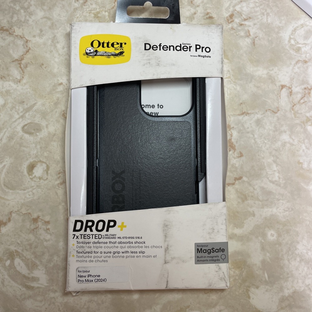 OtterBox Defender Pro Series MagSafe NewiPhone ProMax 2024‎ IceMan Black